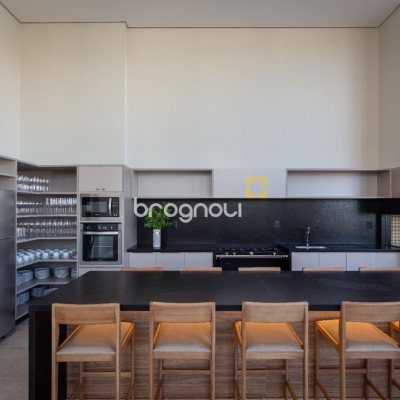 Apartamento com 100m², 3 quartos (sendo 1 suíte), 2 garagens, no bairro João Paulo em Florianópolis