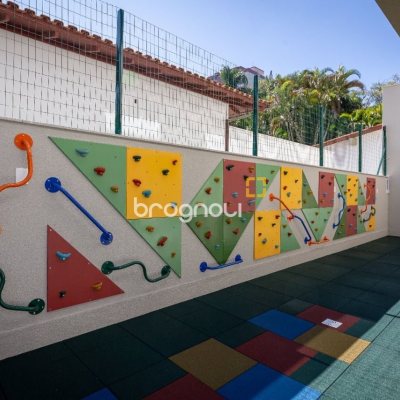 Apartamento com 100m², 3 quartos (sendo 1 suíte), 2 garagens, no bairro João Paulo em Florianópolis