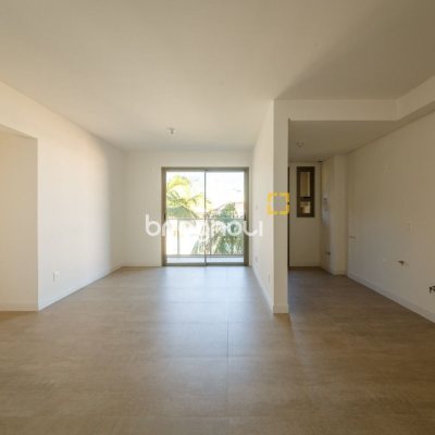 Apartamento com 100m², 3 quartos (sendo 1 suíte), 2 garagens, no bairro João Paulo em Florianópolis
