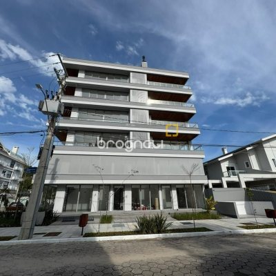 Apartamento com 123m², 2 quartos (sendo 1 suíte), 2 garagens, no bairro Jurerê Internacional em Florianópolis