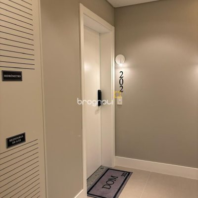 Apartamento com 123m², 2 quartos (sendo 1 suíte), 2 garagens, no bairro Jurerê Internacional em Florianópolis