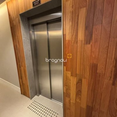 Apartamento com 123m², 2 quartos (sendo 1 suíte), 2 garagens, no bairro Jurerê Internacional em Florianópolis