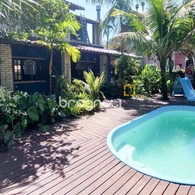 Casa com 160m², 3 quartos (sendo 1 suíte), 2 garagens, no bairro Rio Tavares em Florianópolis