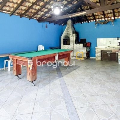 Casa com 160m², 3 quartos (sendo 1 suíte), 2 garagens, no bairro Rio Tavares em Florianópolis