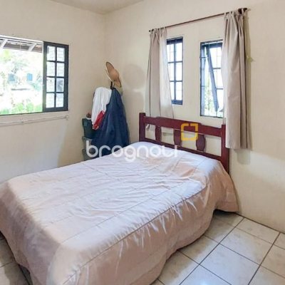 Casa com 160m², 3 quartos (sendo 1 suíte), 2 garagens, no bairro Rio Tavares em Florianópolis