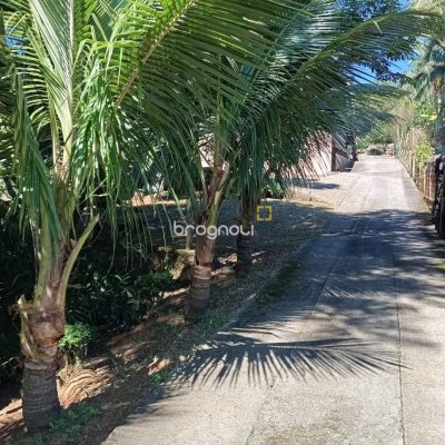 Casa com 15600m², 3 quartos (sendo 1 suíte), 2 garagens, no bairro Ribeirão da Ilha em Florianópolis
