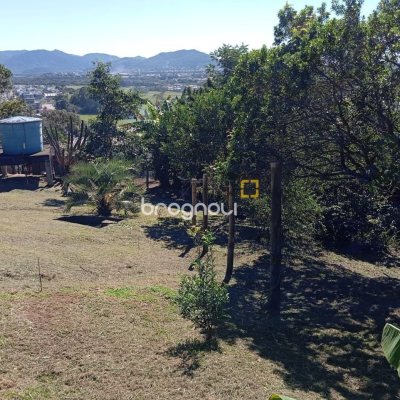 Casa com 15600m², 3 quartos (sendo 1 suíte), 2 garagens, no bairro Ribeirão da Ilha em Florianópolis
