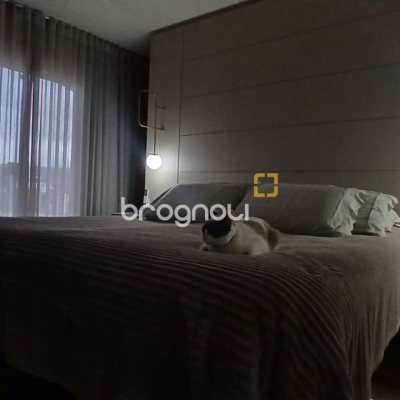 Casa com 271m², 3 quartos (sendo 1 suíte), 2 garagens, no bairro Barreiros em São José