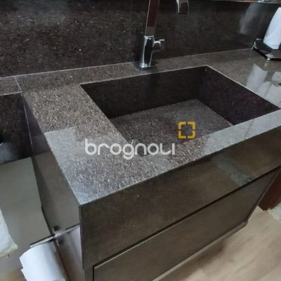 Casa com 271m², 3 quartos (sendo 1 suíte), 2 garagens, no bairro Barreiros em São José