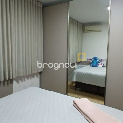 Casa com 271m², 3 quartos (sendo 1 suíte), 2 garagens, no bairro Barreiros em São José