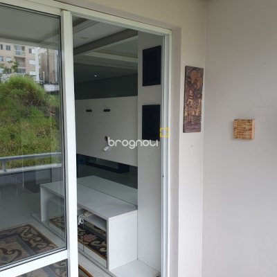 Apartamento com 63m², 2 quartos, 1 garagem, no bairro Serraria em São José