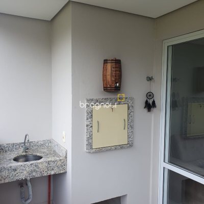 Apartamento com 63m², 2 quartos, 1 garagem, no bairro Serraria em São José