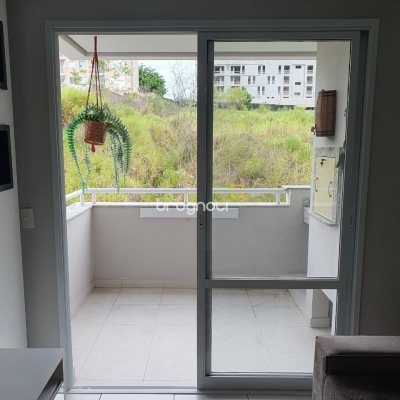 Apartamento com 63m², 2 quartos, 1 garagem, no bairro Serraria em São José