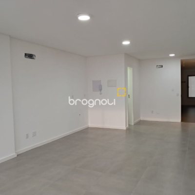 Sala com 38m², 1 garagem, no bairro Saco dos Limões em Florianópolis