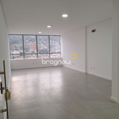 Sala com 38m², 1 garagem, no bairro Saco dos Limões em Florianópolis