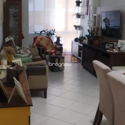 Apartamento com 102m², 3 quartos (sendo 1 suíte), 1 garagem, no bairro Campinas em São José