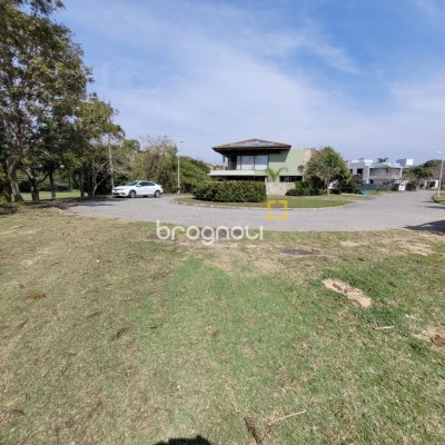 Terreno com 1261m², no bairro Ingleses em Florianópolis