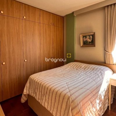Apartamento com 76m², 2 quartos (sendo 1 suíte), no bairro Centro em Florianópolis
