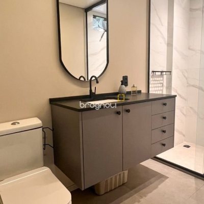 Apartamento com 76m², 2 quartos (sendo 1 suíte), no bairro Centro em Florianópolis