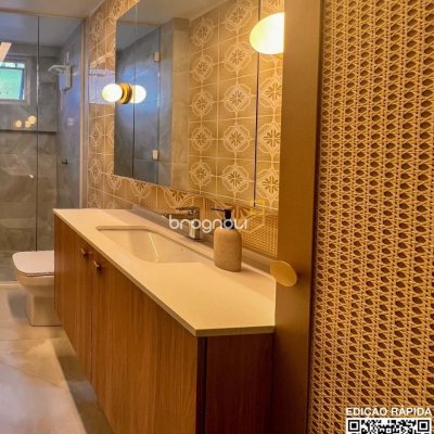 Apartamento com 76m², 2 quartos (sendo 1 suíte), no bairro Centro em Florianópolis