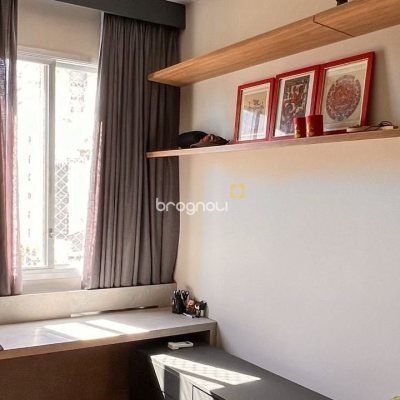 Apartamento com 76m², 2 quartos (sendo 1 suíte), no bairro Centro em Florianópolis
