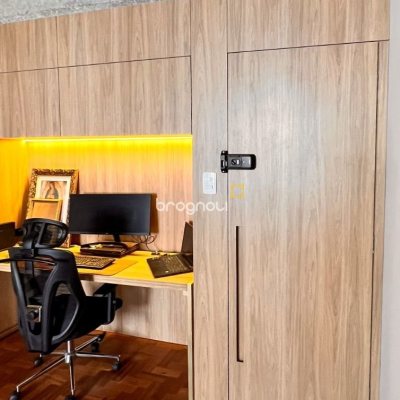 Apartamento com 76m², 2 quartos (sendo 1 suíte), no bairro Centro em Florianópolis