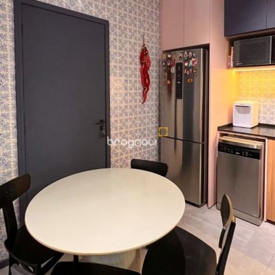 Apartamento com 76m², 2 quartos (sendo 1 suíte), no bairro Centro em Florianópolis
