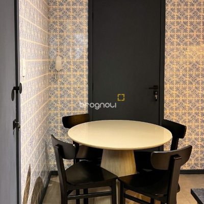 Apartamento com 76m², 2 quartos (sendo 1 suíte), no bairro Centro em Florianópolis