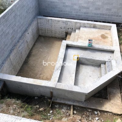 Casa com 353m², 4 quartos (sendo 4 suítes), 4 garagens, no bairro Vargem Pequena em Florianópolis