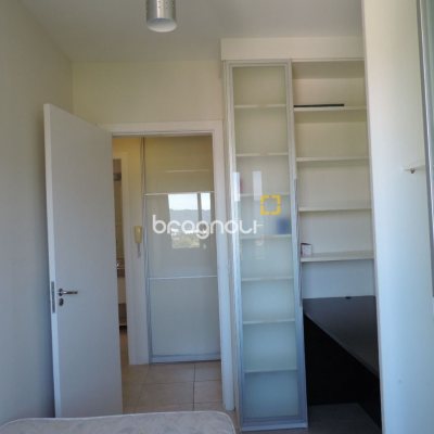 Apartamento com 71m², 2 quartos (sendo 1 suíte), 1 garagem, no bairro João Paulo em Florianópolis