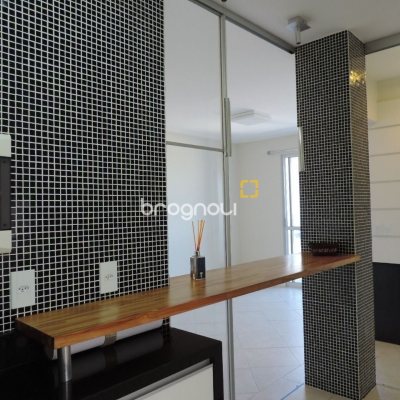 Apartamento com 71m², 2 quartos (sendo 1 suíte), 1 garagem, no bairro João Paulo em Florianópolis