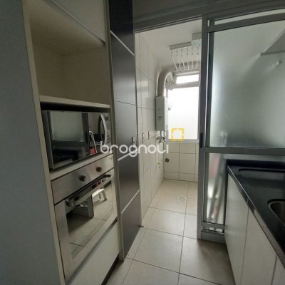 Apartamento com 71m², 2 quartos (sendo 1 suíte), 1 garagem, no bairro João Paulo em Florianópolis