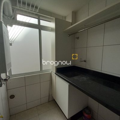 Apartamento com 71m², 2 quartos (sendo 1 suíte), 1 garagem, no bairro João Paulo em Florianópolis