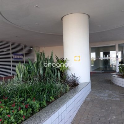 Apartamento com 71m², 2 quartos (sendo 1 suíte), 1 garagem, no bairro João Paulo em Florianópolis