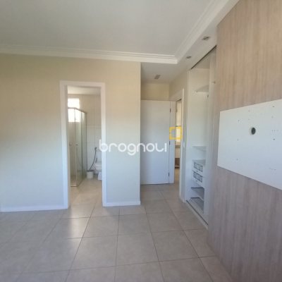 Apartamento com 71m², 2 quartos (sendo 1 suíte), 1 garagem, no bairro João Paulo em Florianópolis