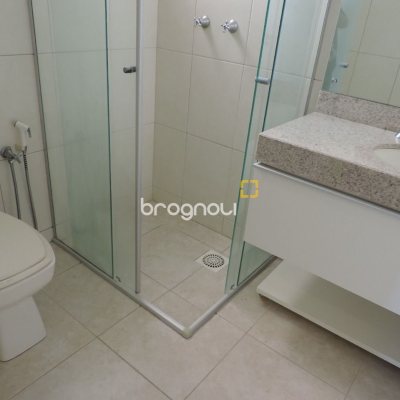 Apartamento com 71m², 2 quartos (sendo 1 suíte), 1 garagem, no bairro João Paulo em Florianópolis