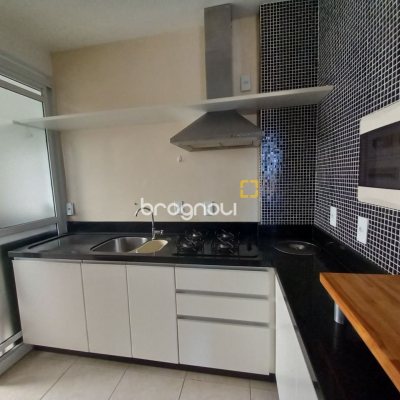 Apartamento com 71m², 2 quartos (sendo 1 suíte), 1 garagem, no bairro João Paulo em Florianópolis