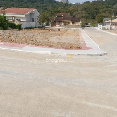 Terreno com 360m², no bairro Potecas em São José