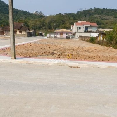 Terreno com 360m², no bairro Potecas em São José
