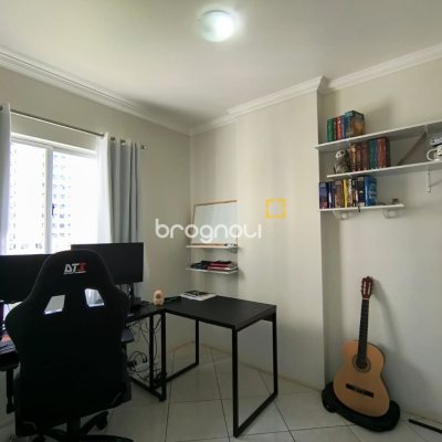 Apartamento com 91m², 3 quartos (sendo 1 suíte), 1 garagem, no bairro Campinas em São José
