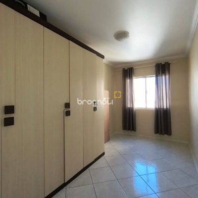 Apartamento com 91m², 3 quartos (sendo 1 suíte), 1 garagem, no bairro Campinas em São José