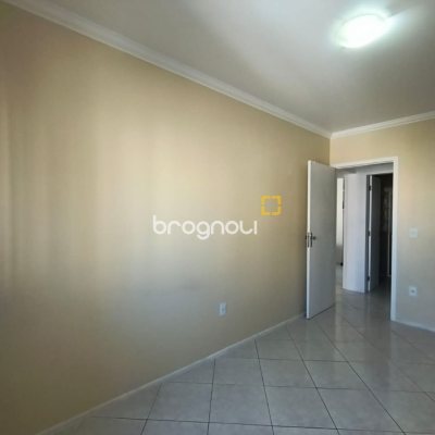 Apartamento com 91m², 3 quartos (sendo 1 suíte), 1 garagem, no bairro Campinas em São José