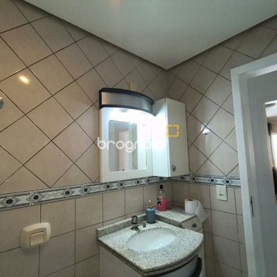 Apartamento com 91m², 3 quartos (sendo 1 suíte), 1 garagem, no bairro Campinas em São José