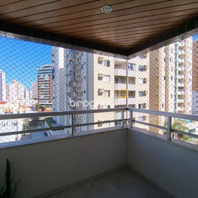 Apartamento com 91m², 3 quartos (sendo 1 suíte), 1 garagem, no bairro Campinas em São José