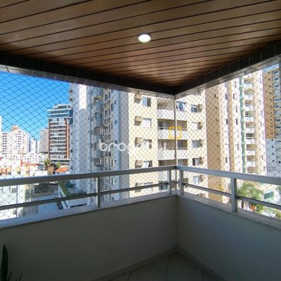 Apartamento com 91m², 3 quartos (sendo 1 suíte), 1 garagem, no bairro Campinas em São José