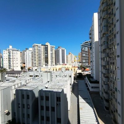 Apartamento com 91m², 3 quartos (sendo 1 suíte), 1 garagem, no bairro Campinas em São José