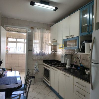 Apartamento com 91m², 3 quartos (sendo 1 suíte), 1 garagem, no bairro Campinas em São José