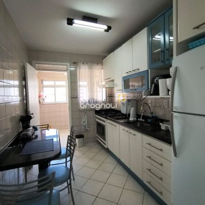 Apartamento com 91m², 3 quartos (sendo 1 suíte), 1 garagem, no bairro Campinas em São José