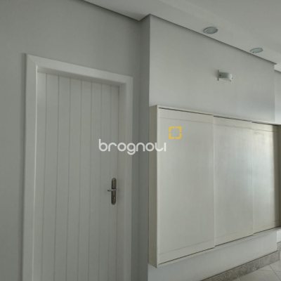 Apartamento com 91m², 3 quartos (sendo 1 suíte), 1 garagem, no bairro Campinas em São José