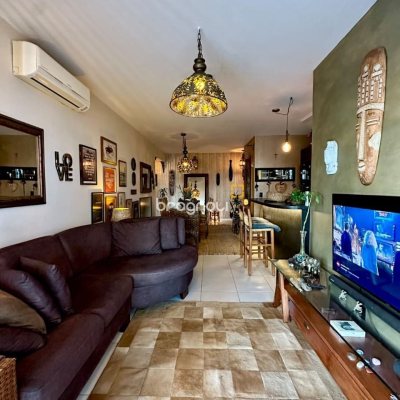 Cobertura com 185m², 2 quartos (sendo 2 suítes), 2 garagens, no bairro Campeche em Florianópolis